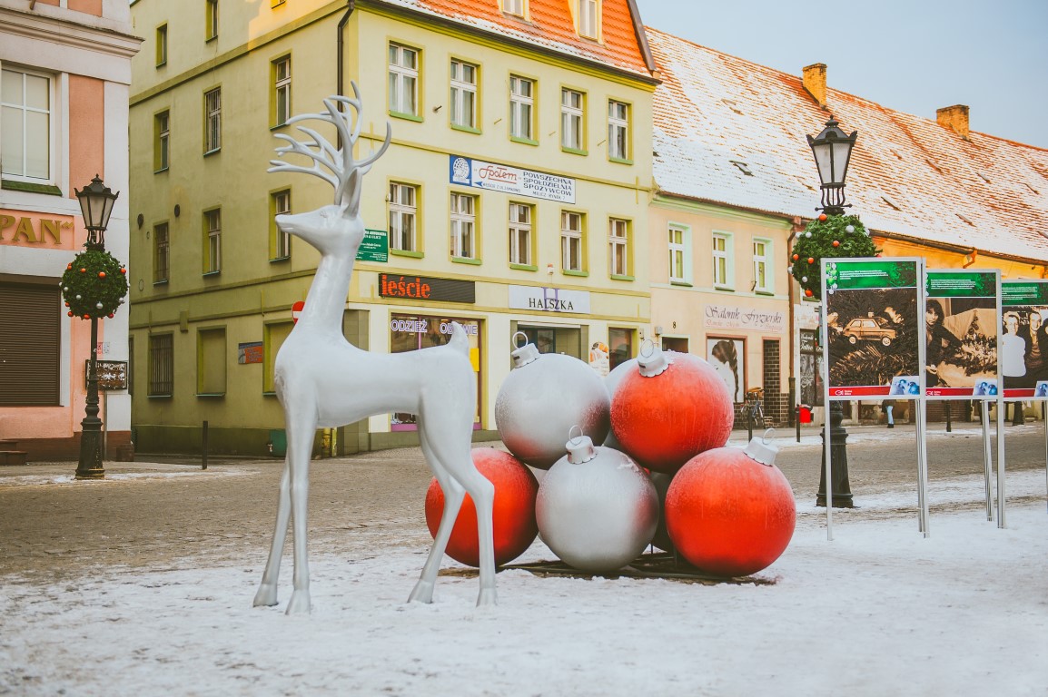 rudolf wielkie bombki świąteczne dekoracje dla miast