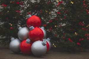 Bożonarodzeniowe dekoracje miejskie bombki xxl recz