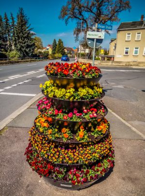 Fotonachweis Stadtgärtnerei Oschatz ażurowe dekoracje wieże kwiatowe kwietniki miejskie 18